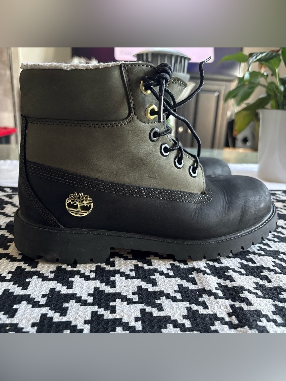 Kids Fuzzy Lined Shoe